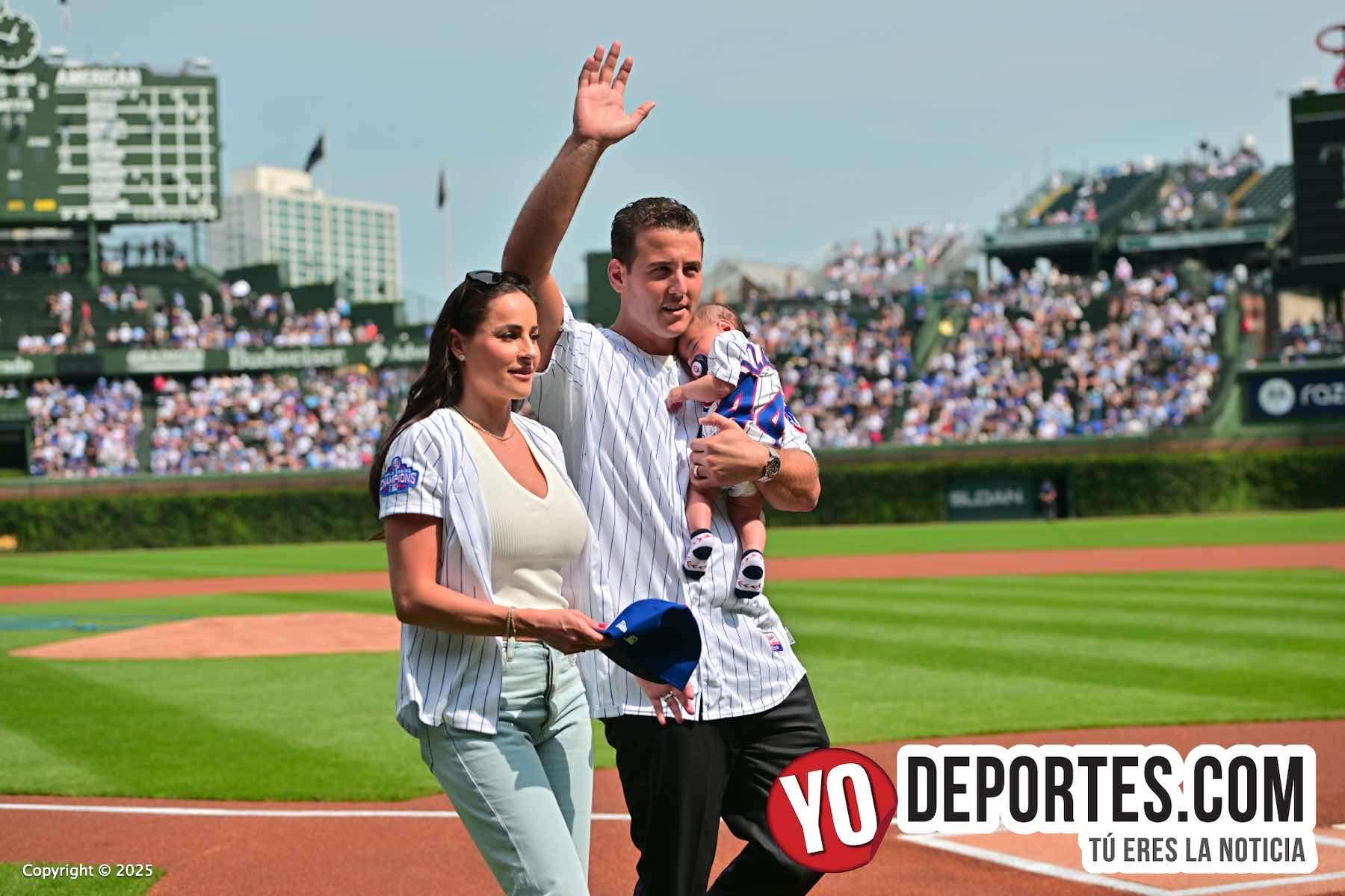 Anthony Rizzo con su esposa Emily Vakos