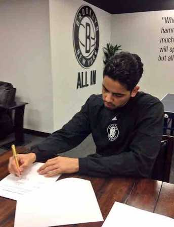 Jorge Gutiérrez comienza a vivir el sueño de jugar en la NBA al firmar un contrato por lo que resta de la temporada. Foto Twitter Brooklyn Nets