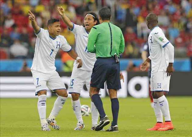 Francia-Honduras, primer partido en el que se usa la tecnología de gol. EFE
