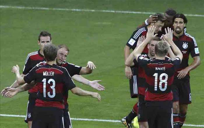 Alemania pasa a la final con un 'Mineirazo' al aplastar a Brasil. EFE