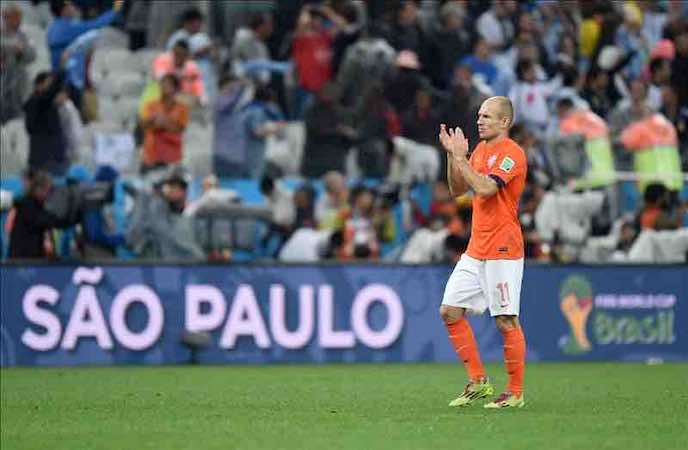 Robben, "decepcionado con la derrota, pero salimos con la cabeza erguida". EFE