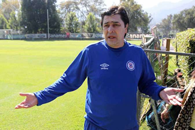 Luis Fernando Tena confía que el equipo va a mejorar. Notimex