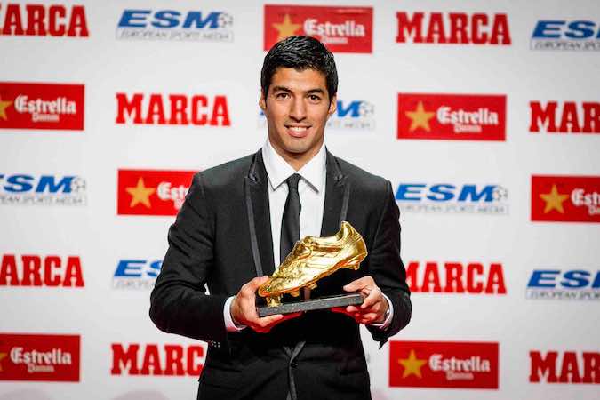 Luis Suárez recibe la "Bota Oro" 2013-14
