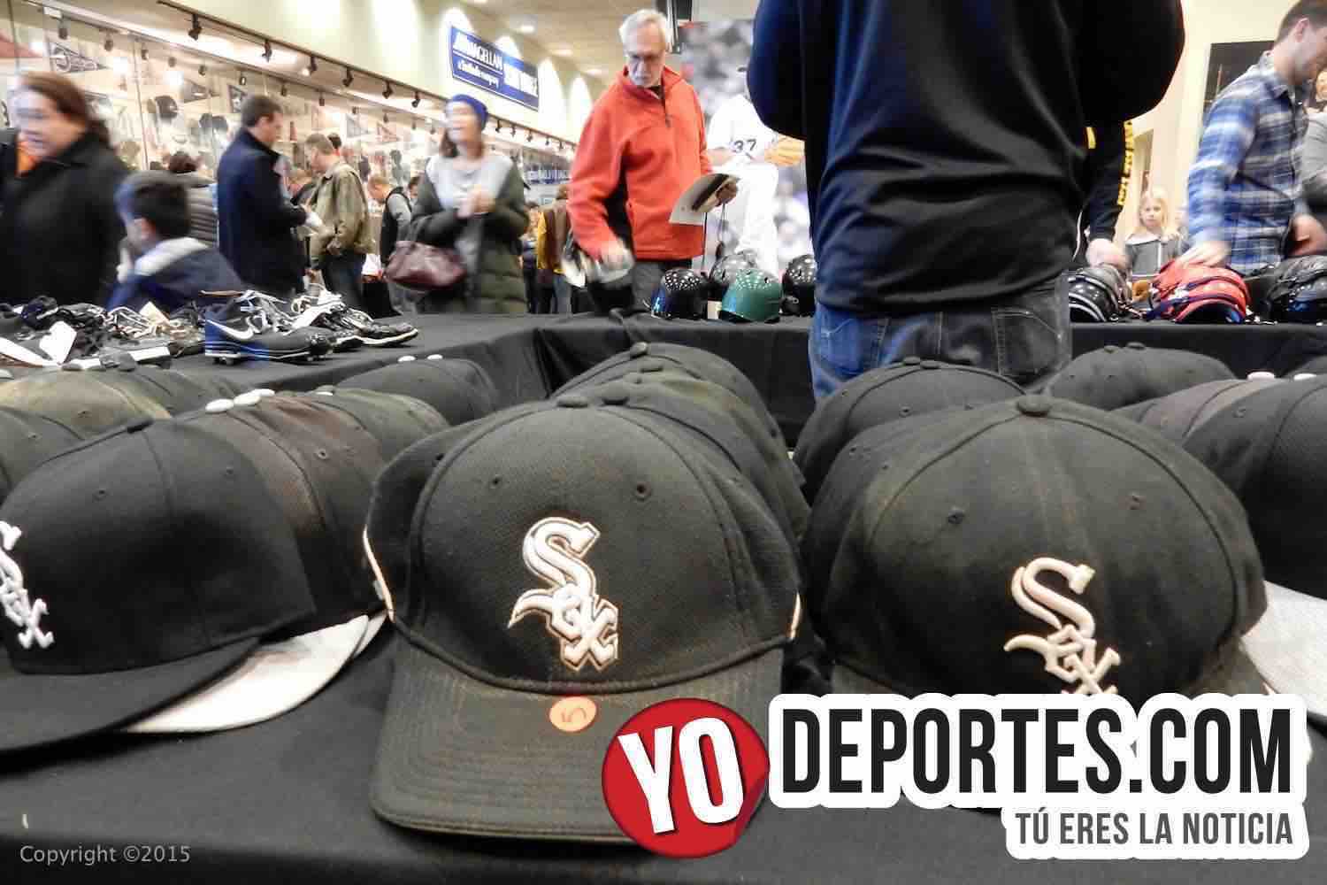 White Sox Holiday Garage sale diciembre 5-DSCN2432 - YoDeportes