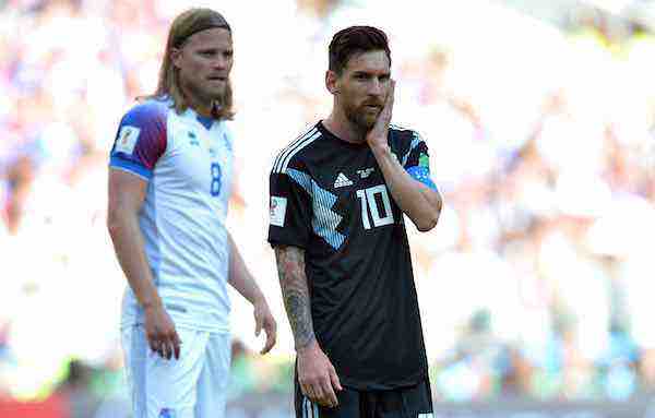 Argentina y Messi decepcionan ante Islandia