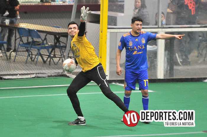 Portero César Ríos mete a Mexcaltepec en la final de veteranos de Hispano Soccer