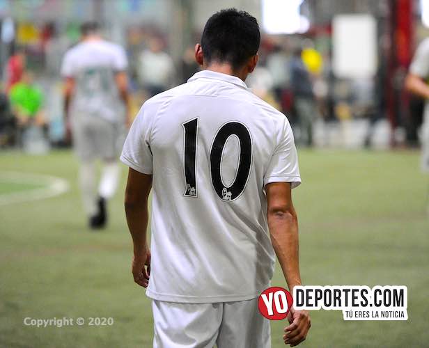 Narciso Méndez expulsado pero deja al Veracruz en la final de Copa