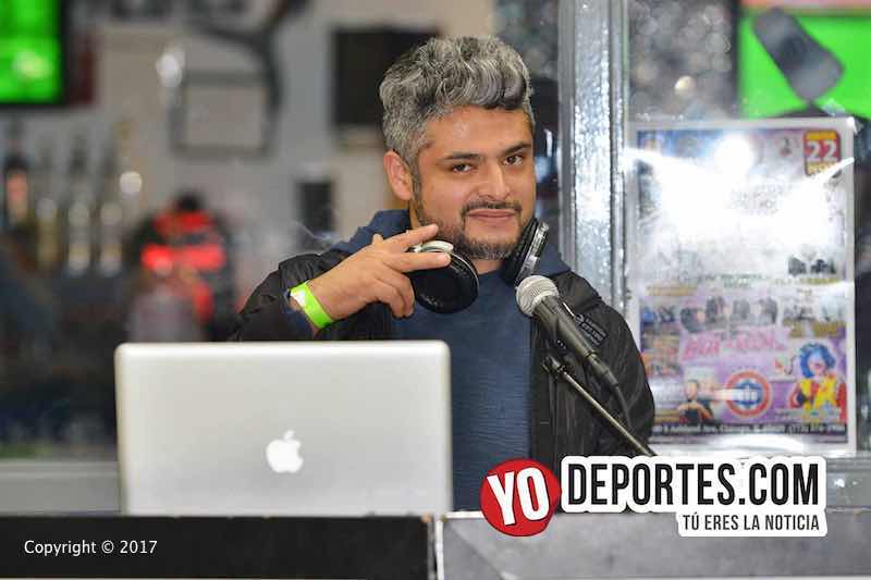 DJ Cosmo Omar González también espera el regreso del futbol a Chicago
