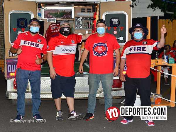 Los Red Love Supporters no se quitan y rinden apoyo total al Chicago Fire FC