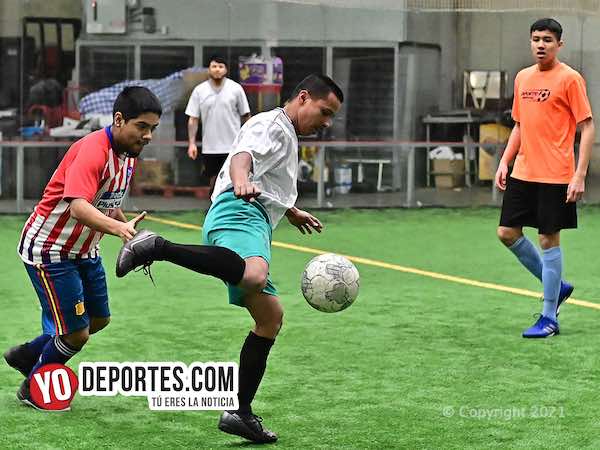 José Zavala el hijo del dueño del equipo Deportivo Zavala anota gol del gane