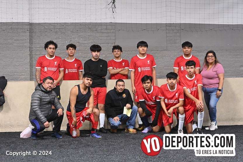 Centro Romero agrega equipos de fútbol a programa de jóvenes en Chicago