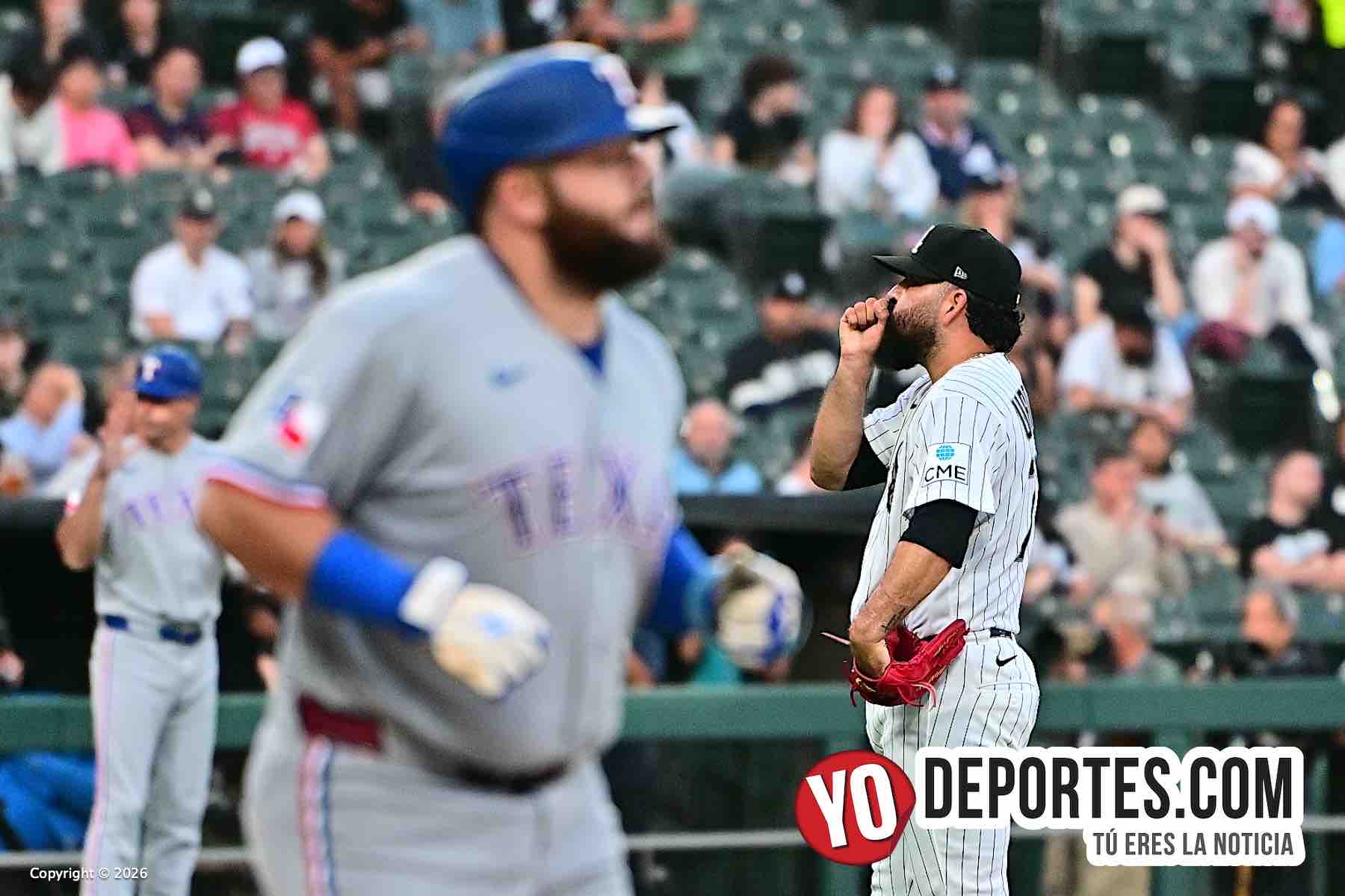José Urquidy es castigado por los Rangers de Texas